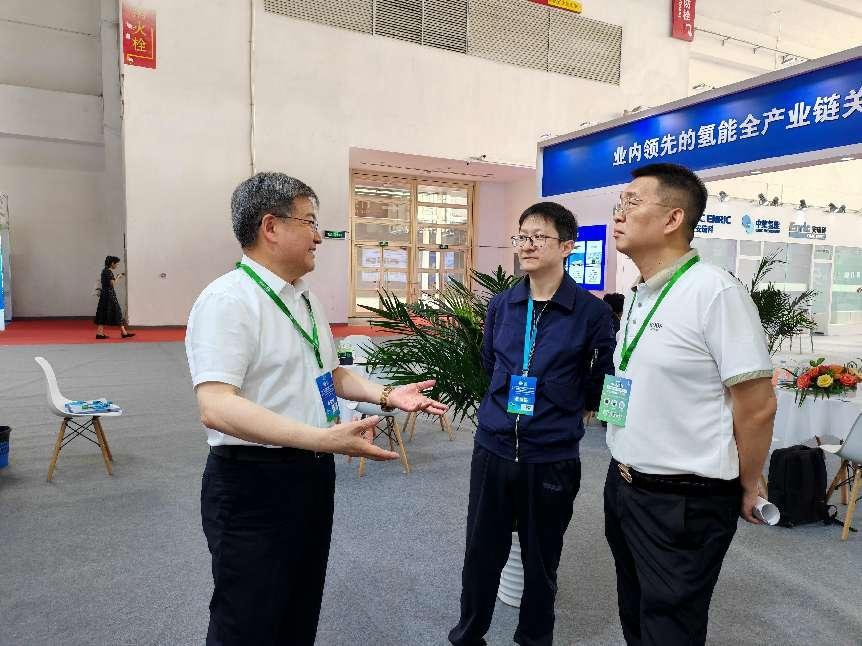 董事长参观中国国际氢能展览会